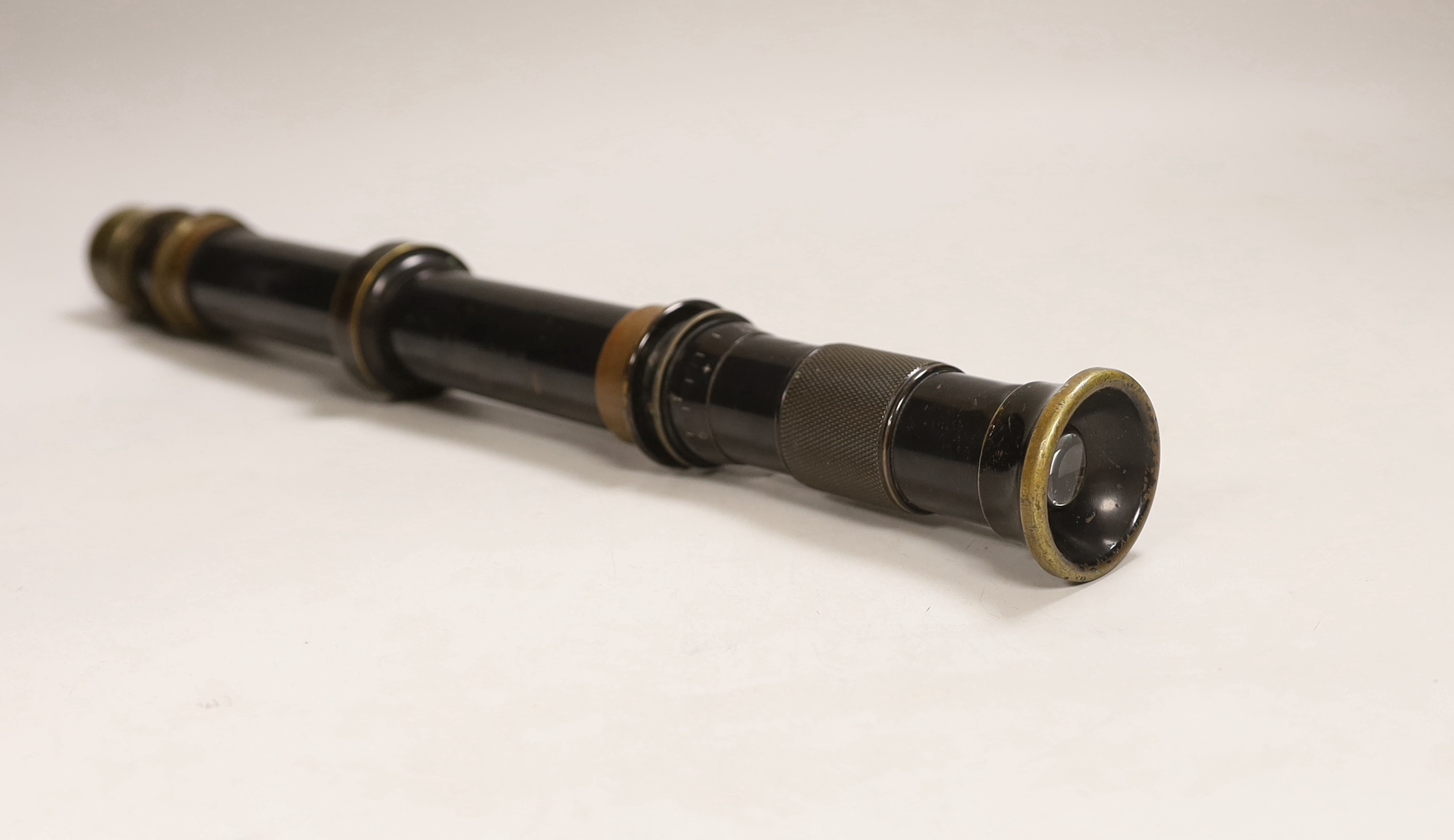 A WWI sighting telescope, W Watson & Sons, 1917, No.4 Mark III, with clear optics and cross hairs, 41.5cm